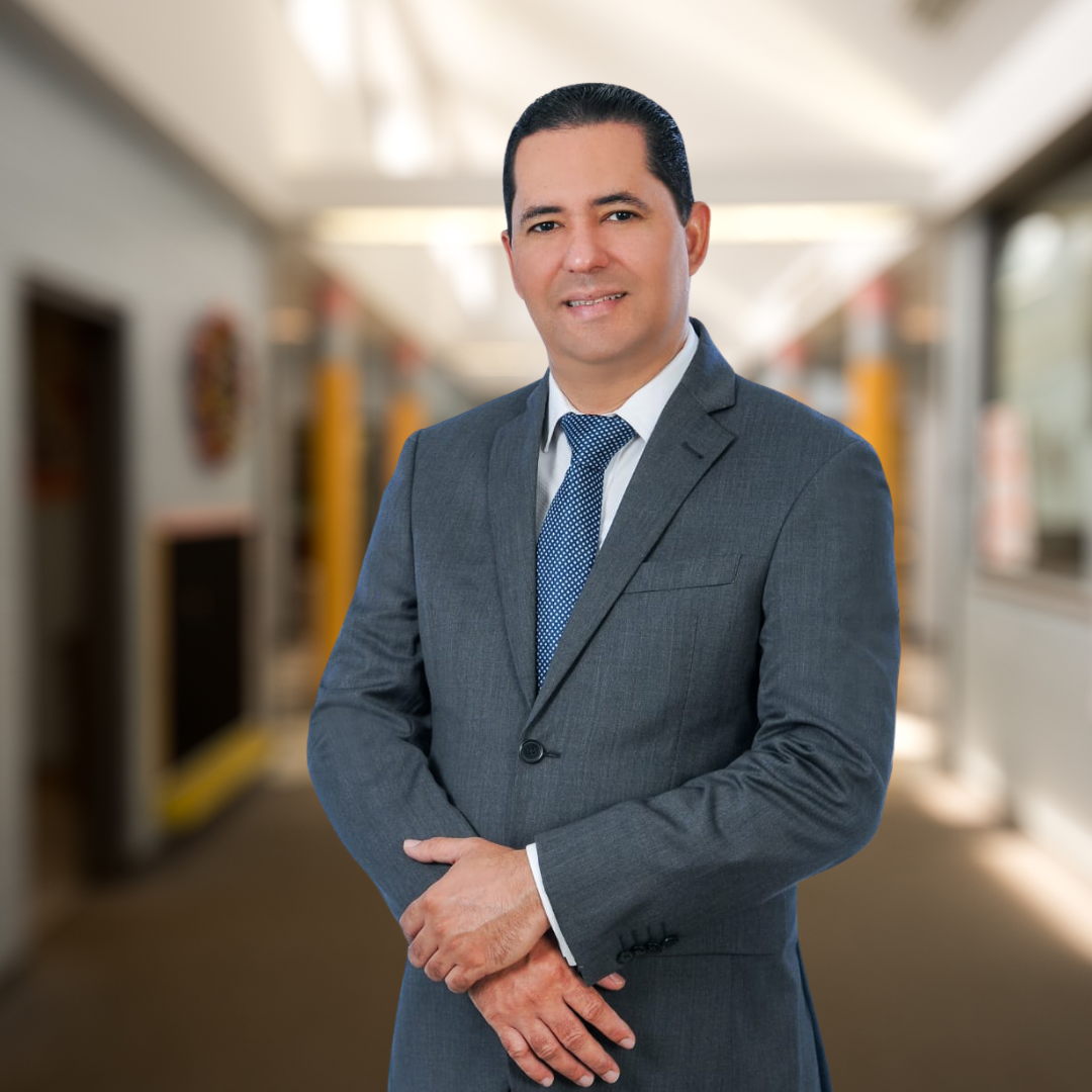 Lic. Yeronides A. De la Cruz G.