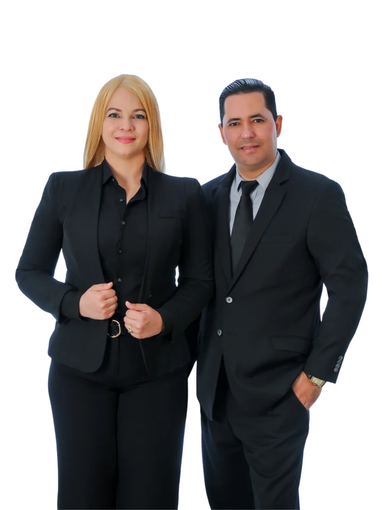 Yeronides A. De la Cruz García, CEO y Negotiation Manager de CGR Payroll, ofreciendo atención personalizada en servicios de Employer of Record y Outsourcing de Nómina.